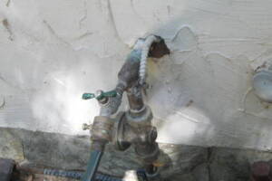 Painting Stucco Window Wall Cracks - Painting