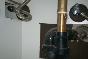 Plumbing Faucet Leaking Parts Replaced - Plumbing