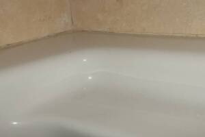 Plumbing Tub Shower Leak Caulking - Plumbing